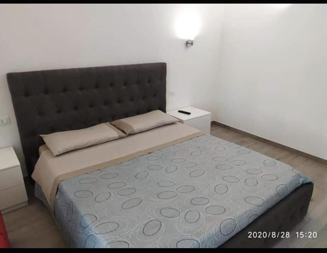 Casa Vacanze Dany Apartment ตารันโต ภายนอก รูปภาพ